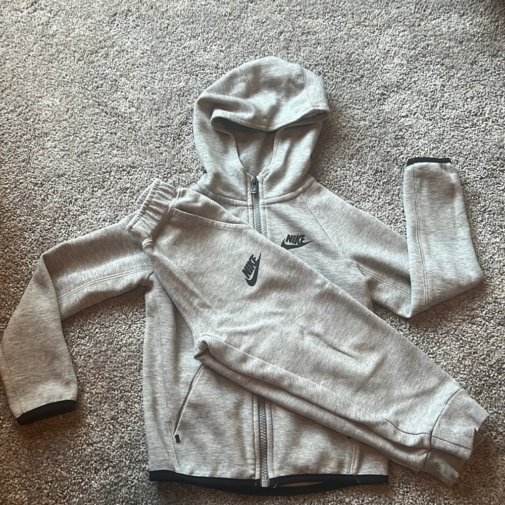 Nike Track Suit 4T